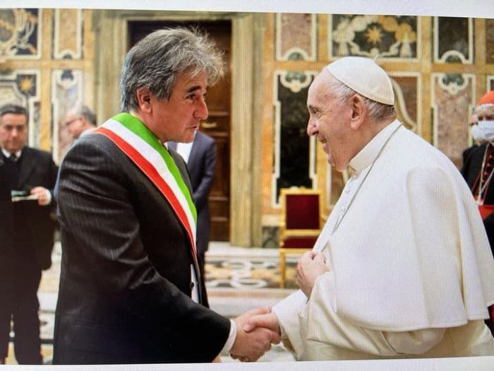 pella e papa francesco