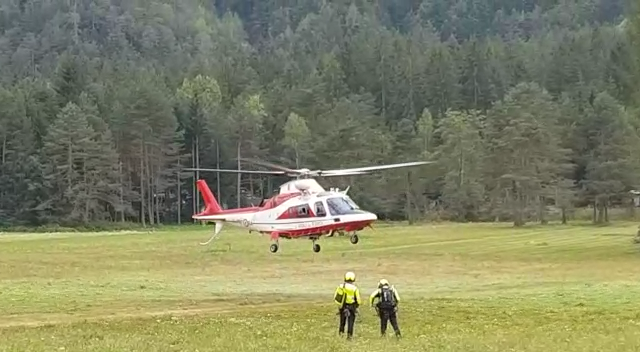 vigili fuoco elicottero prato decollo