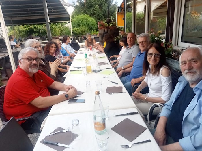 IMG20250624195310 BURST001 COVER